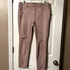 ♡ REFUGE Mauve Pink Distressed Jeans ♡